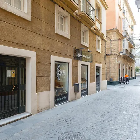 Almas Adults Only By Cadiz4rentals * Cadiz